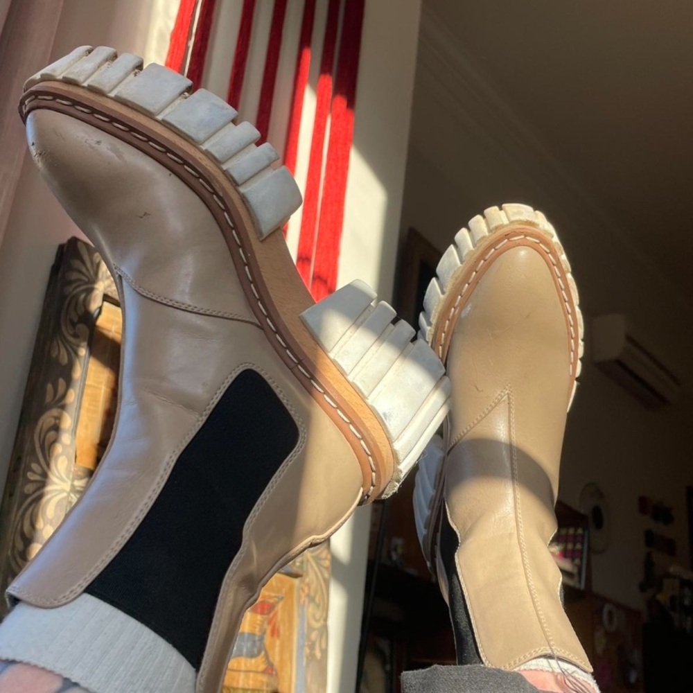 Stella McCartney Chelsea Boots - Picture 1 of 6